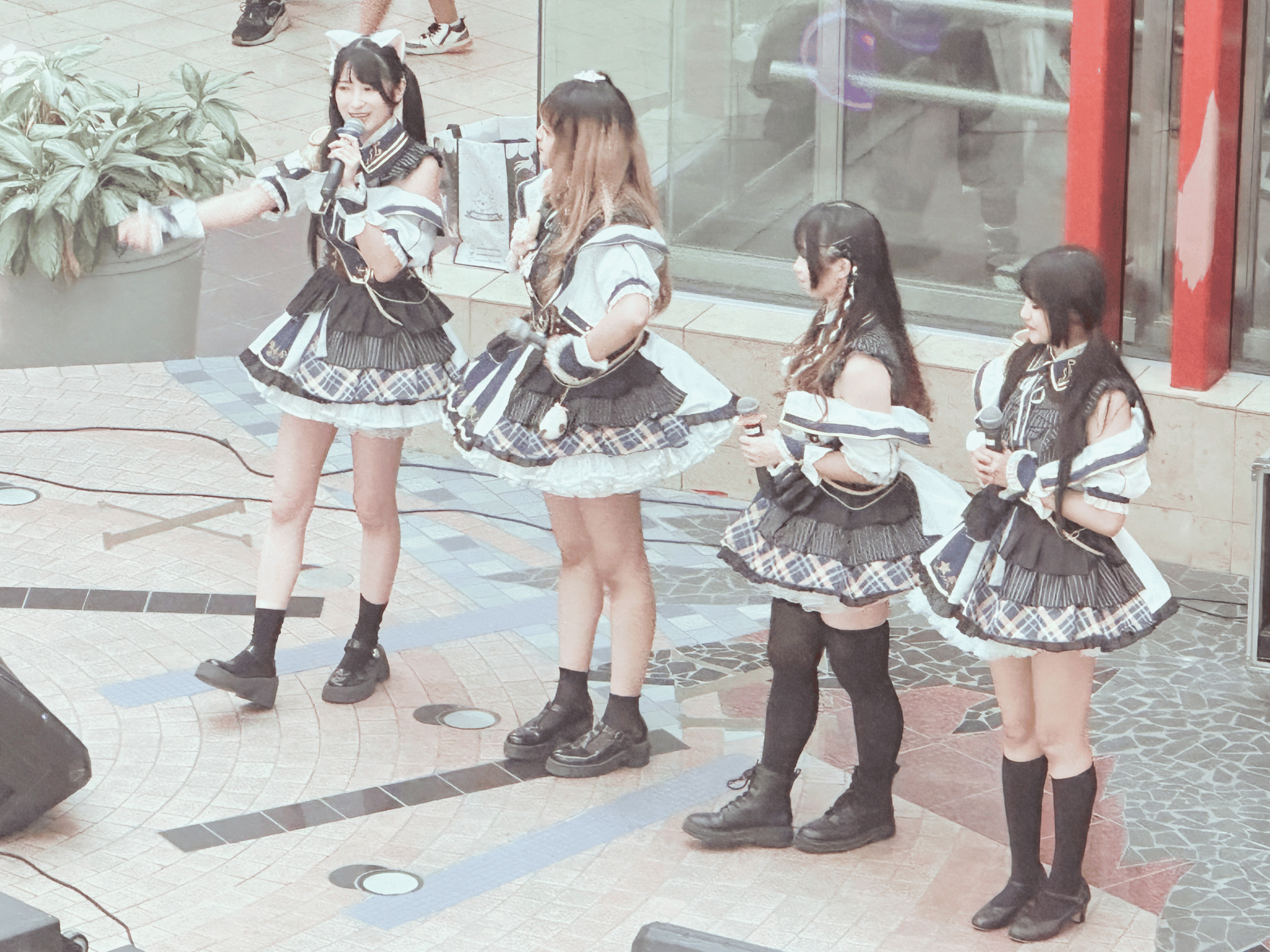 Kaigai overseas idols perform at Anime Night Mart